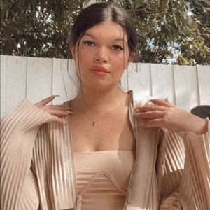 Meet your Posher, Karina